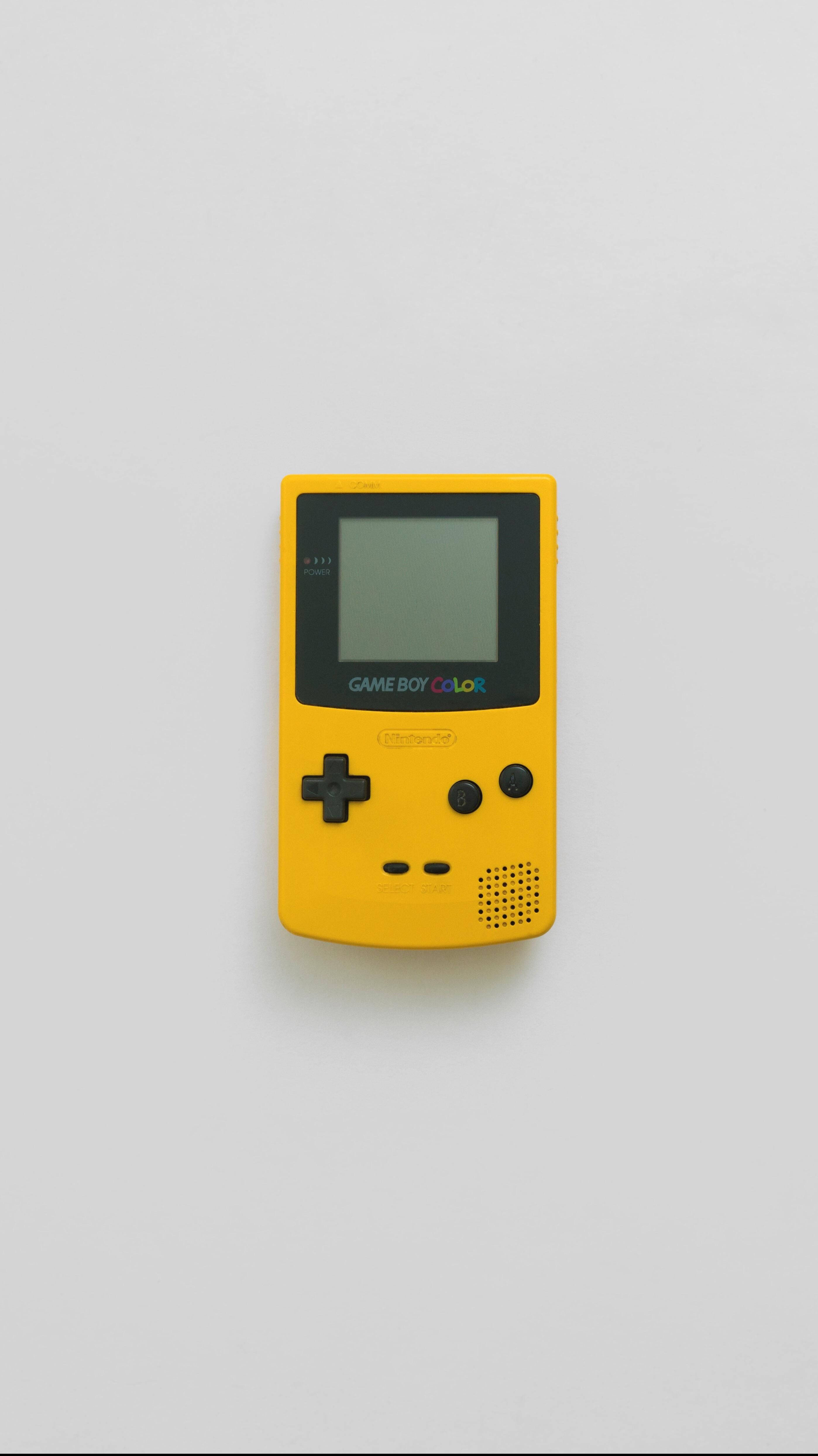 Simpleng Dilaw na Game Boy Color Wallpaper