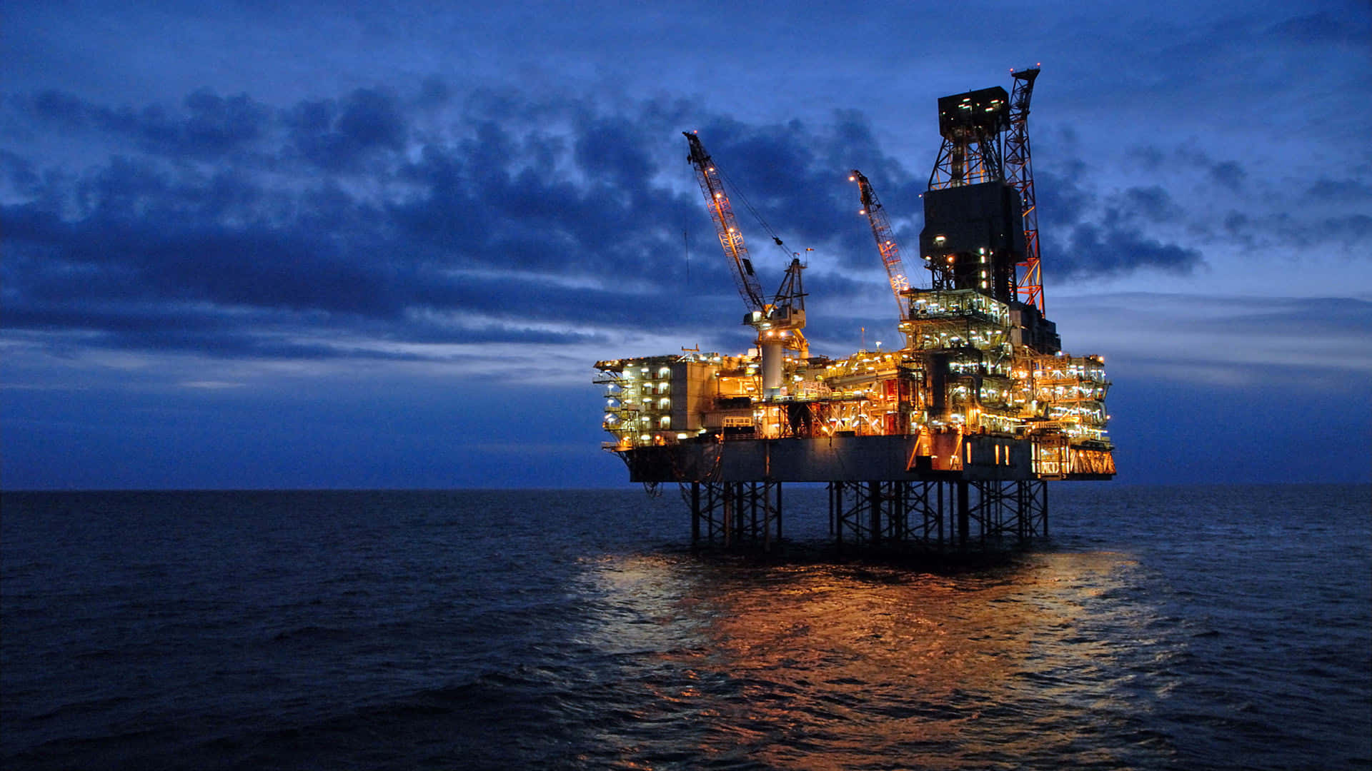 Simula ng Malaking Taon ng Norway sa Oil Rig Wallpaper