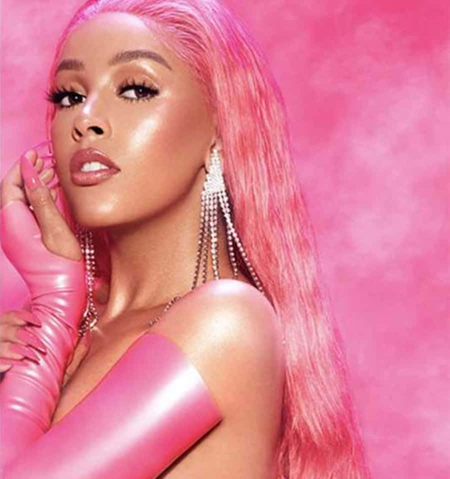 Singer at songwriter na si Doja Cat na nagtatanghal sa Konsyerto Wallpaper
