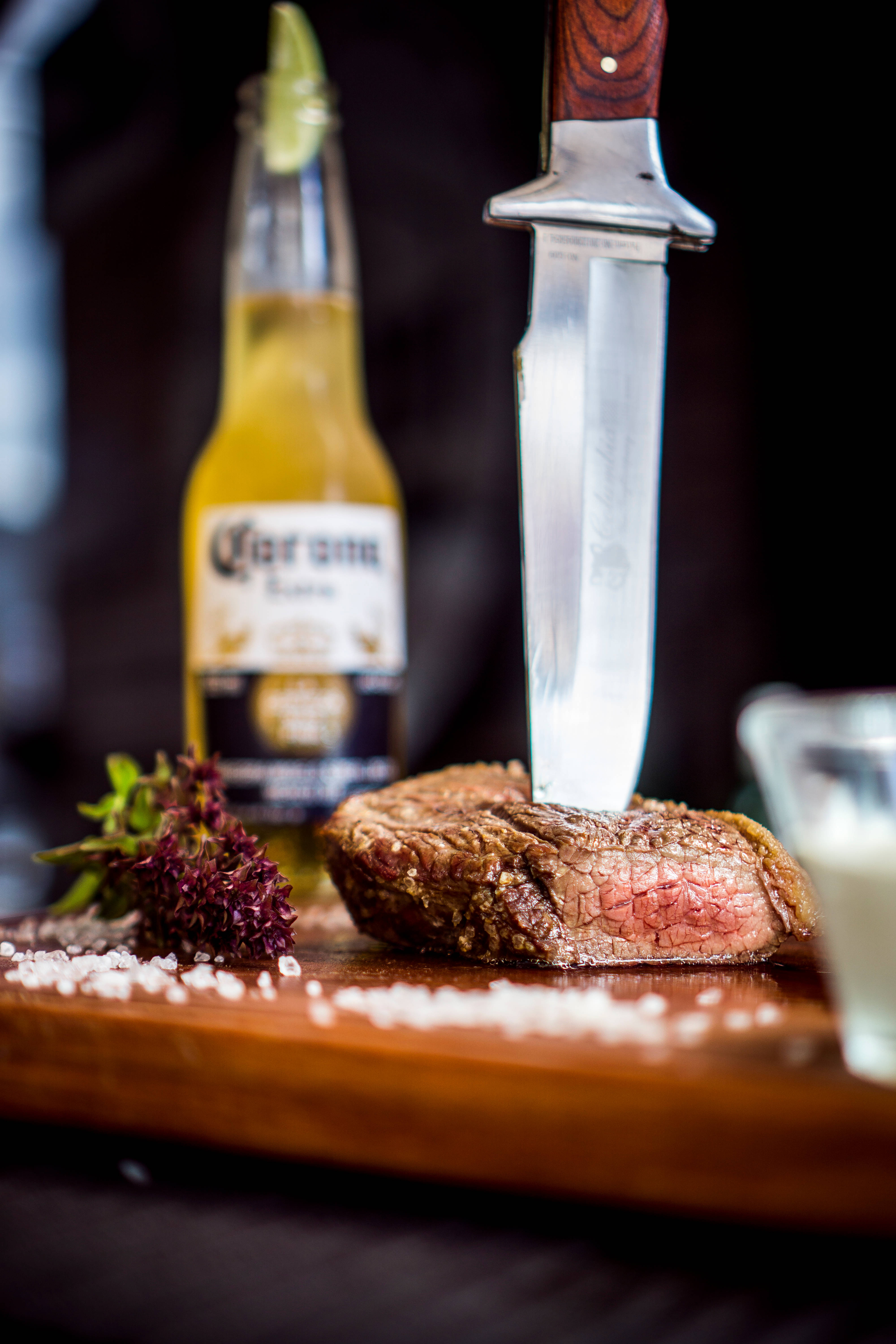 Sizzling Steak sa Tradisyonal na Argentinian Parrilla Wallpaper
