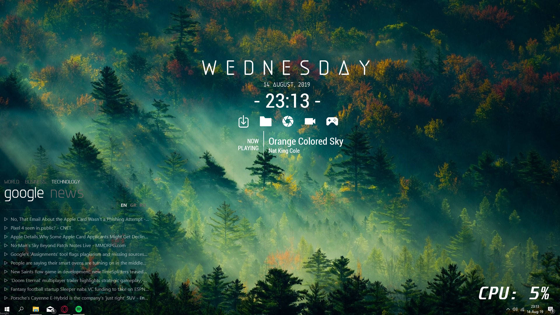 Skin ng Rainmeter na Nagpapakita ng Magandang Kagubatan Wallpaper