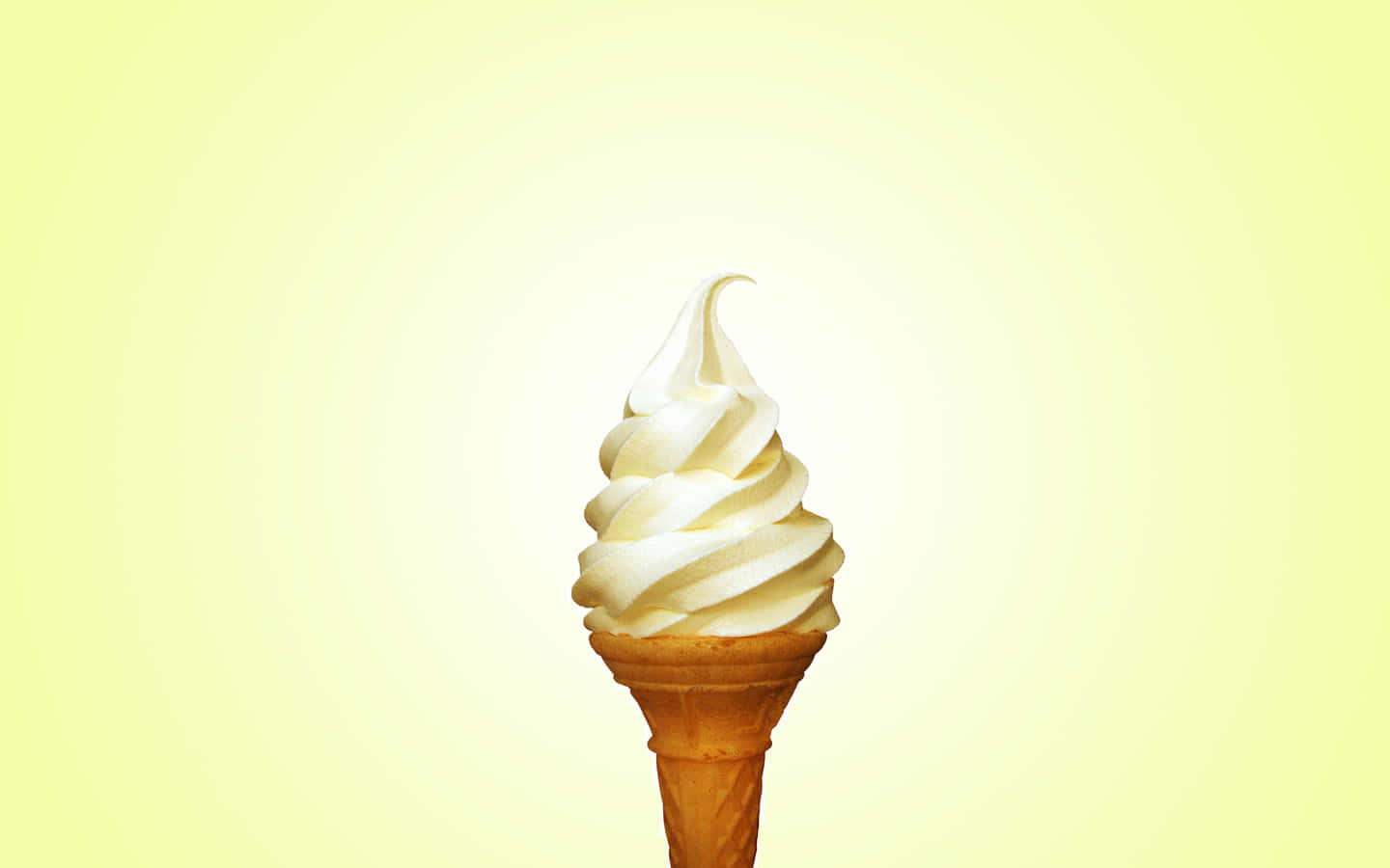 Spotlight sa Cute na Soft Serve Ice Cream Wallpaper
