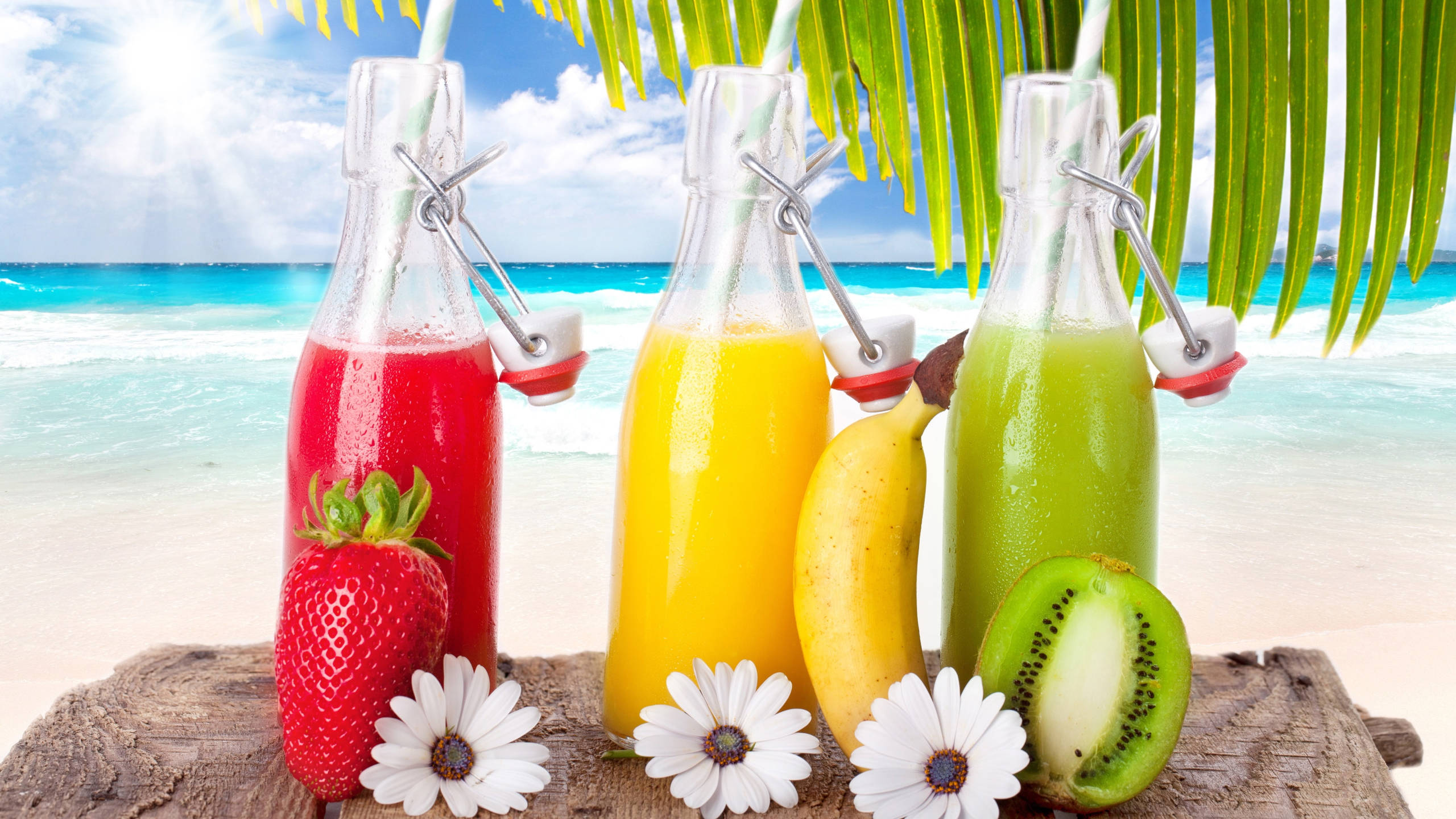 Strawberry, Banana at Kiwi Tropical Drink Wallpaper