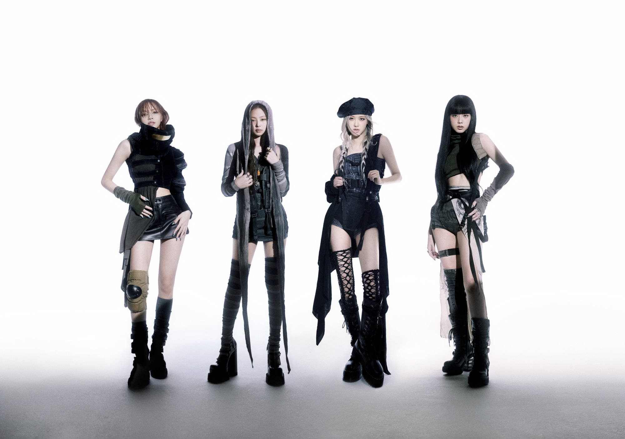 Stunning Blackpink sa Itim na Damit Desktop Wallpaper