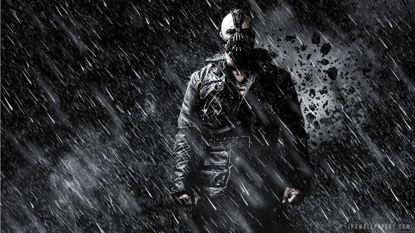 Sumusunod si Christian Bale sa mga yapak ni Batman sa The Dark Knight Rises Wallpaper