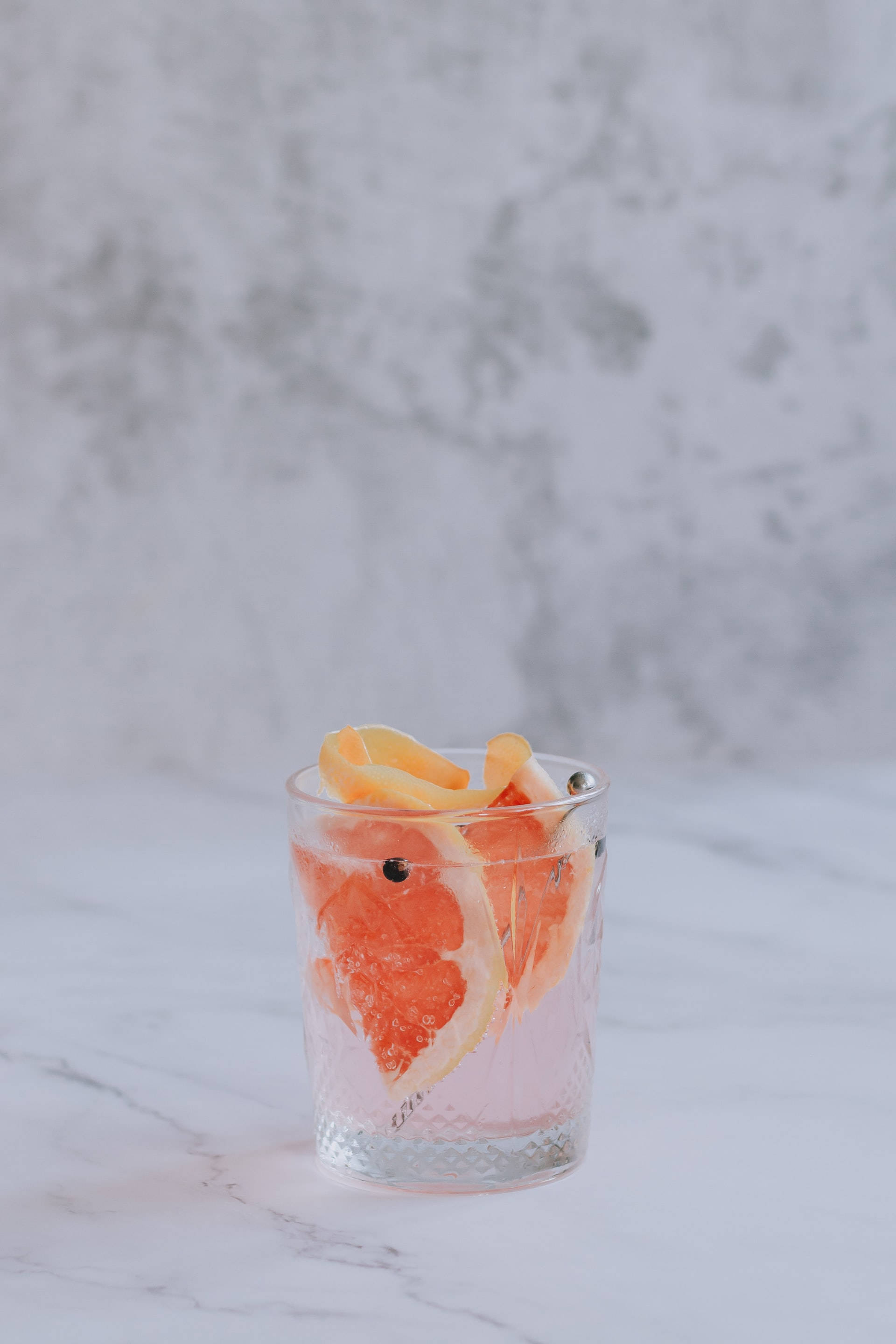 Tag-init na Tanawin na may Gin at Prutas Wallpaper