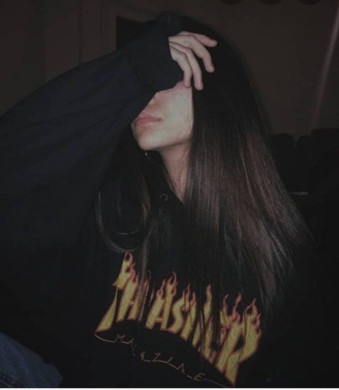 Tahimik na Kumpiyansa sa Thrasher Hoodie Wallpaper