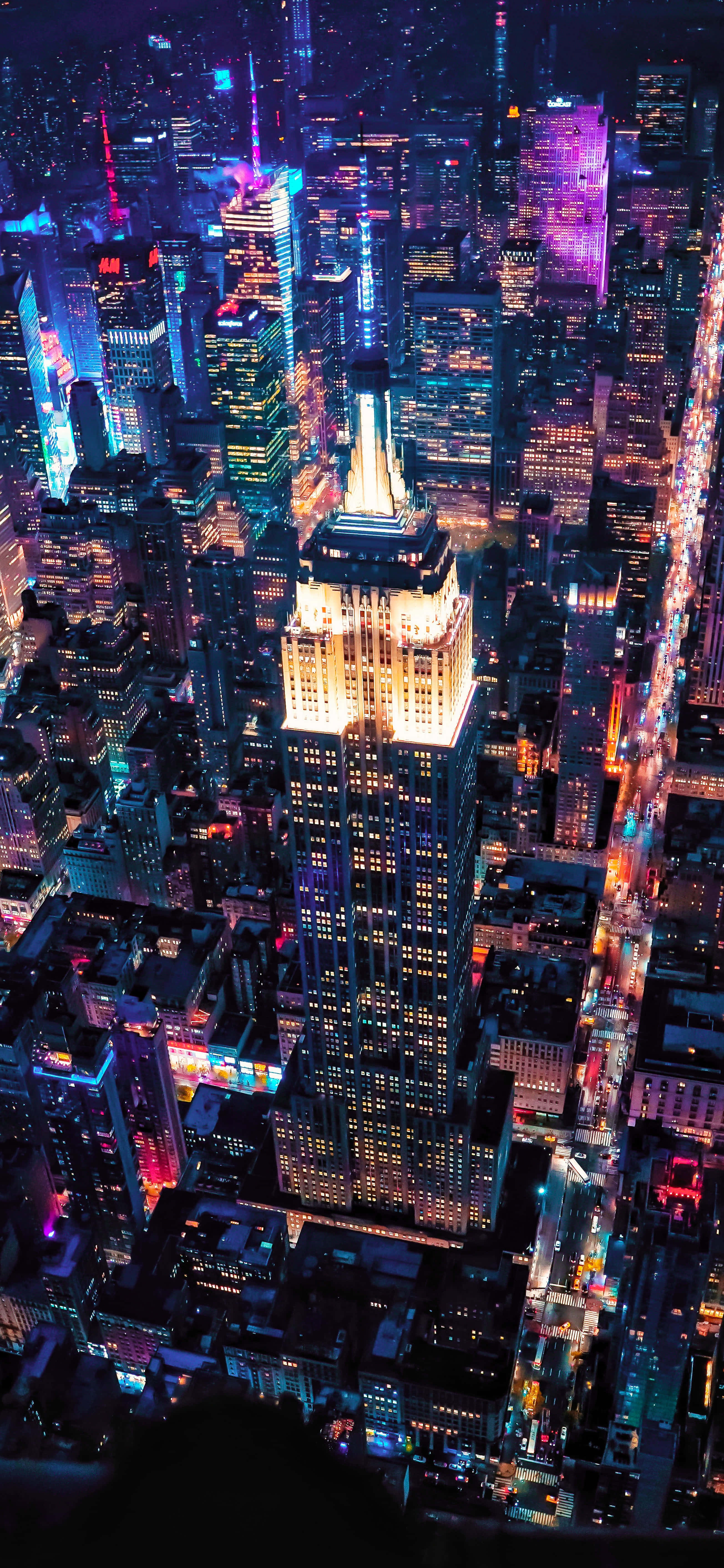 Tanawin Mula sa Itaas ng Madilim na Gusali ng Lungsod 4K Phone Wallpaper