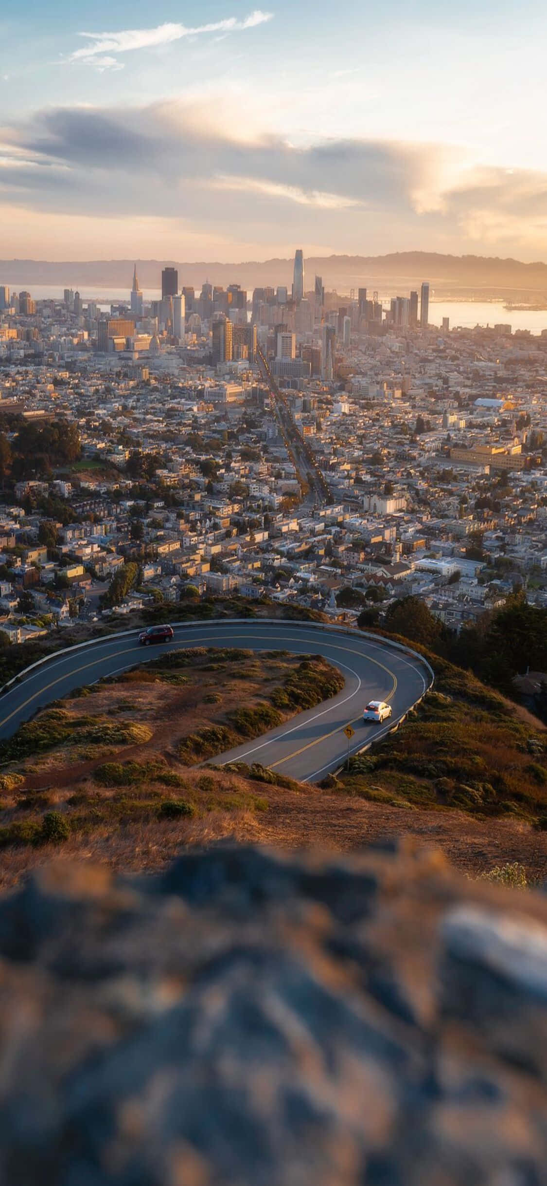 Tanggapin ang mga nakakapigil-hininga na tanaw ng baybayin ng California habang ginagamit ang iyong bagong iPhone X Wallpaper