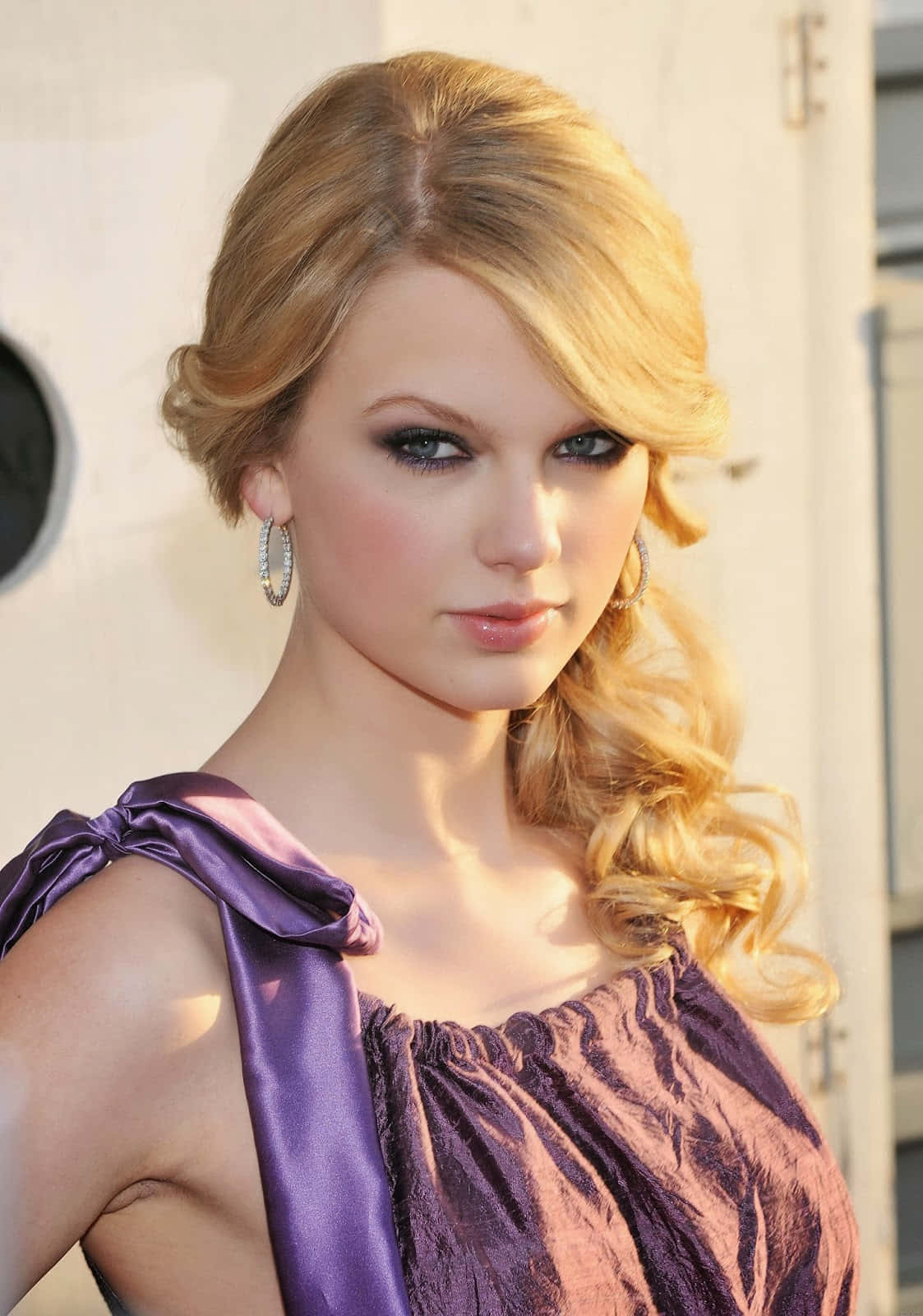 Taylor Swift nagbigay ng nakamamanghang pagtatanghal Wallpaper
