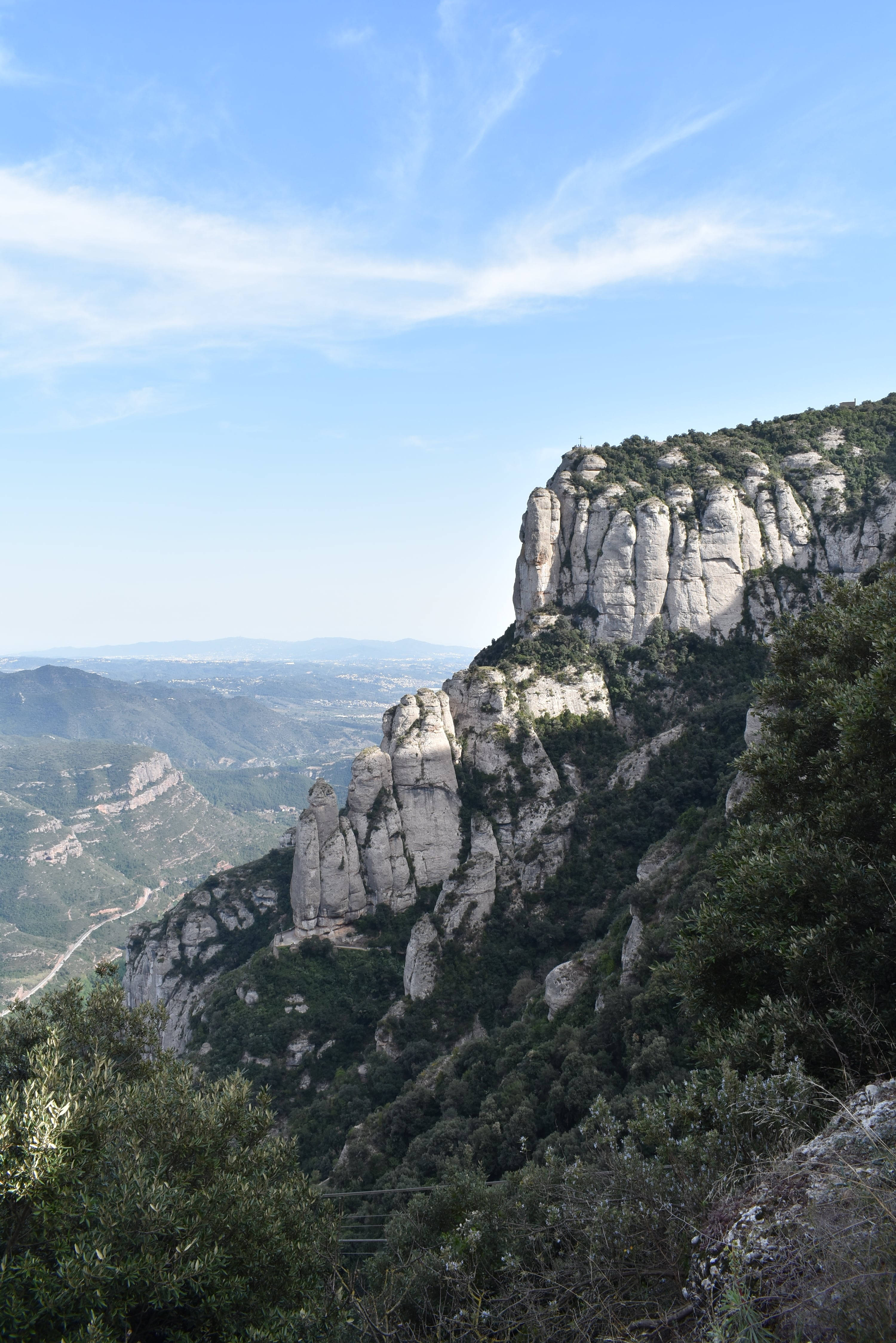 Telepono Wallpaper ng Montserrat Cliff Wallpaper