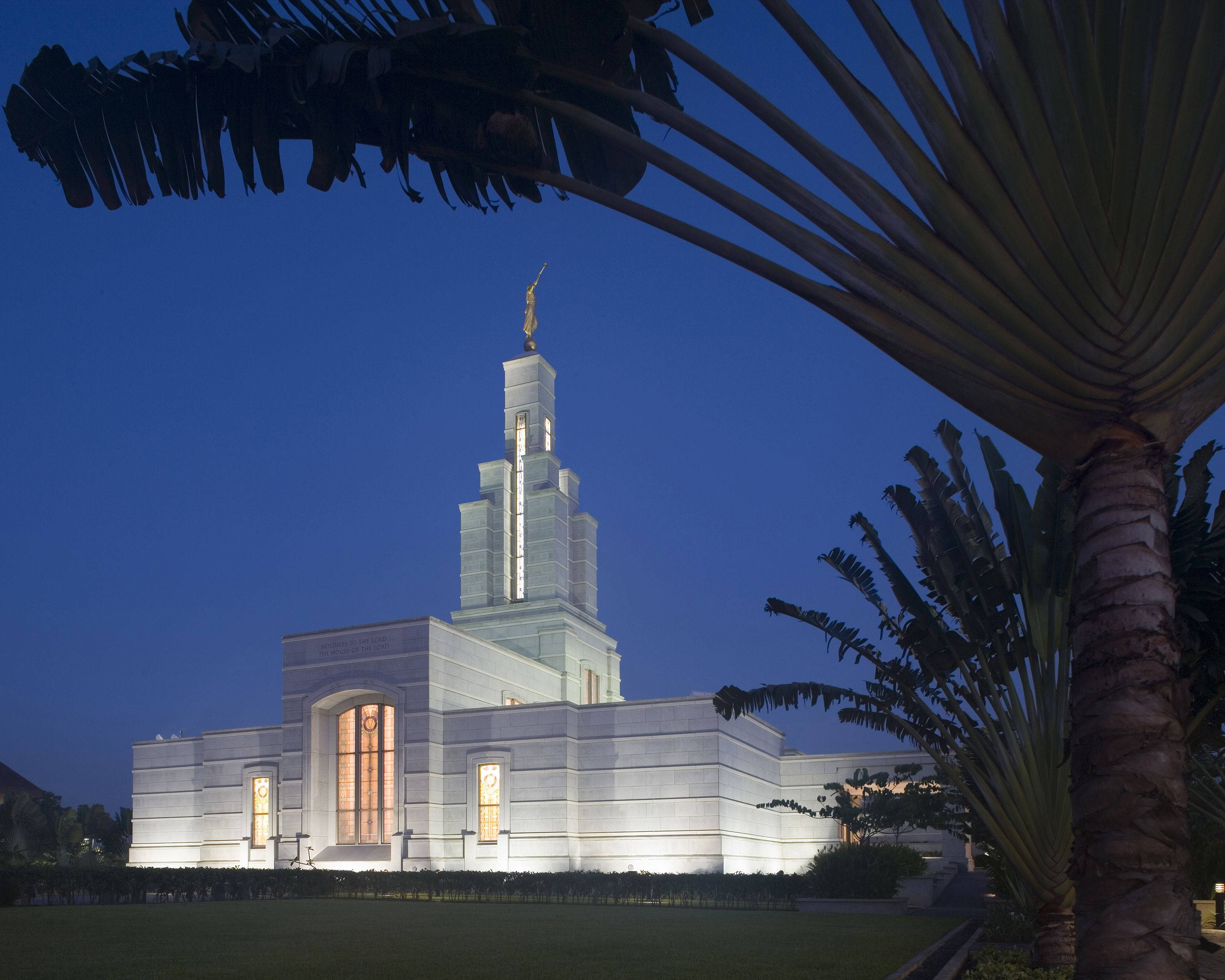 Templo sa Ghana sa Gabi Wallpaper