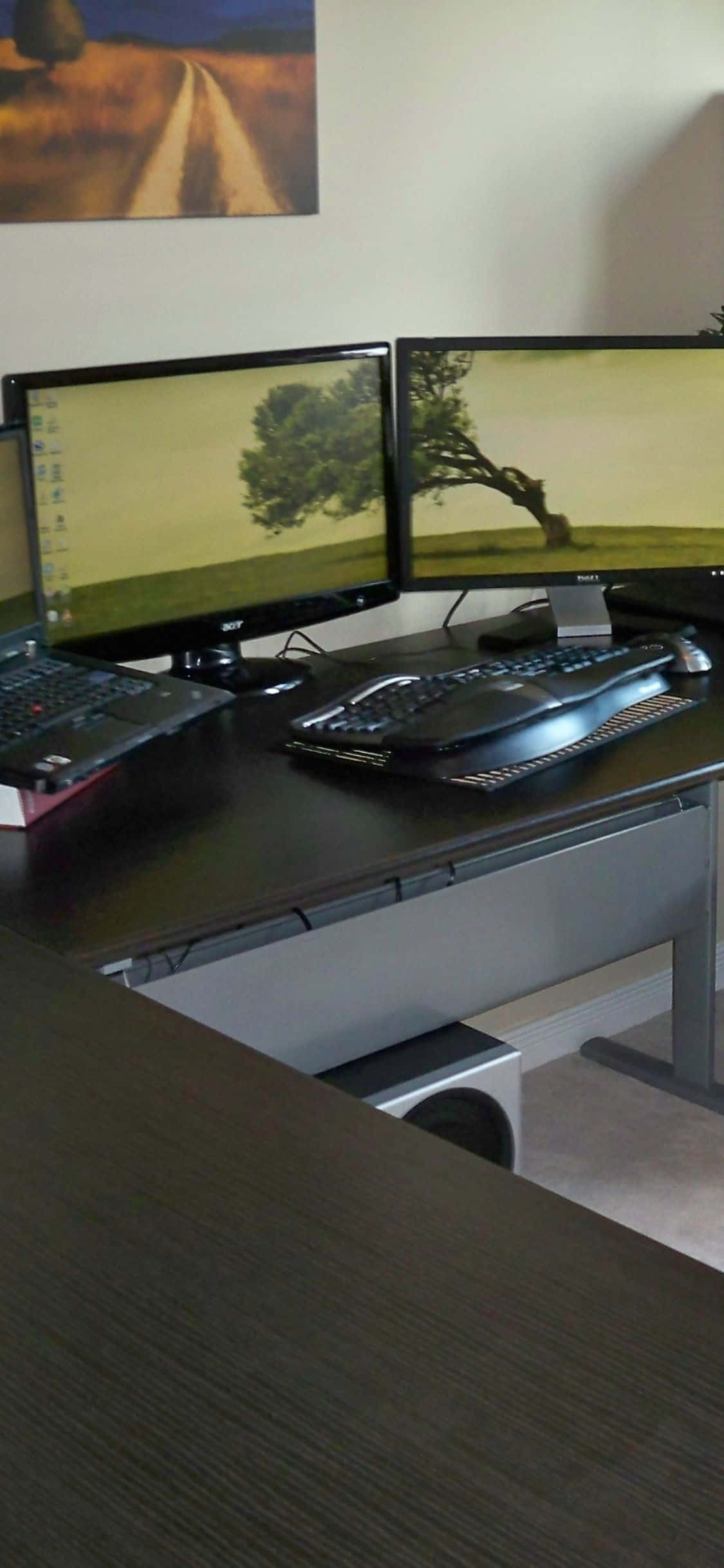 Ang iPhone Xs Sa Desk: Isang Mahusay na Paraan Para Ipakita ang Technology Wallpaper