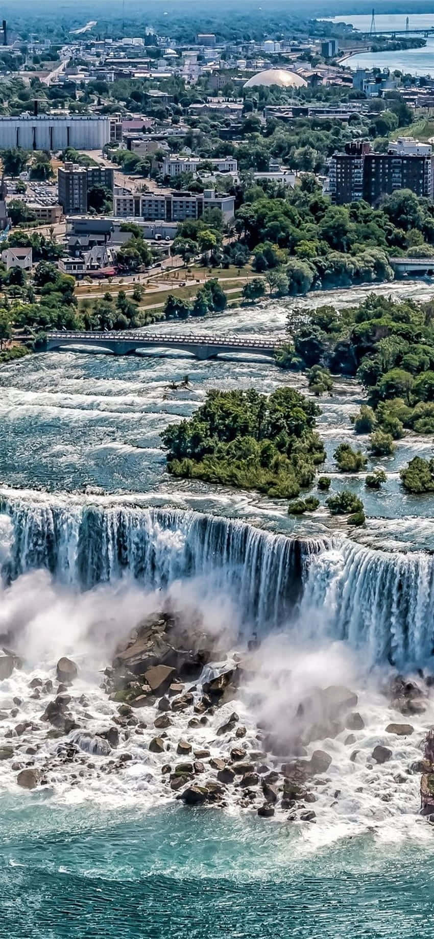 The Natural Beauty of Niagara Falls Wallpaper
