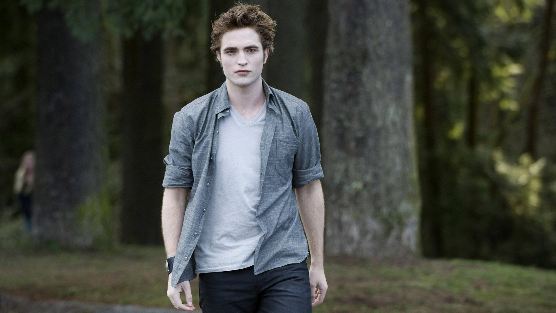 Ang Twilight Saga Edward Sa Kagubatan Wallpaper
