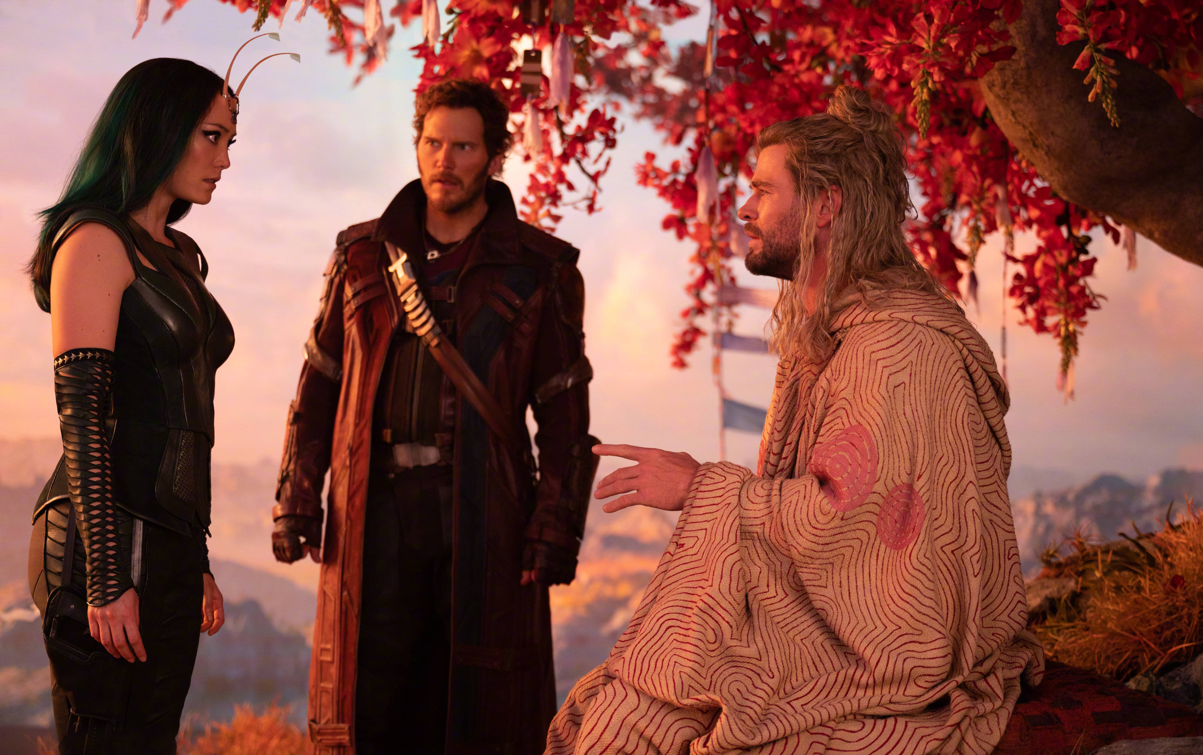 Thor Love And Thunder Tawag ng Saklolo Wallpaper