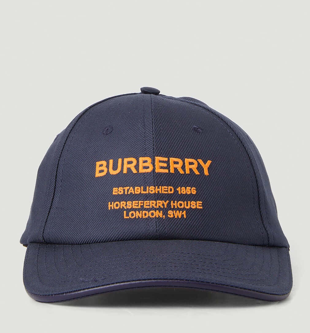 Timeless Heritage: Classic Design ng Burberry Wallpaper