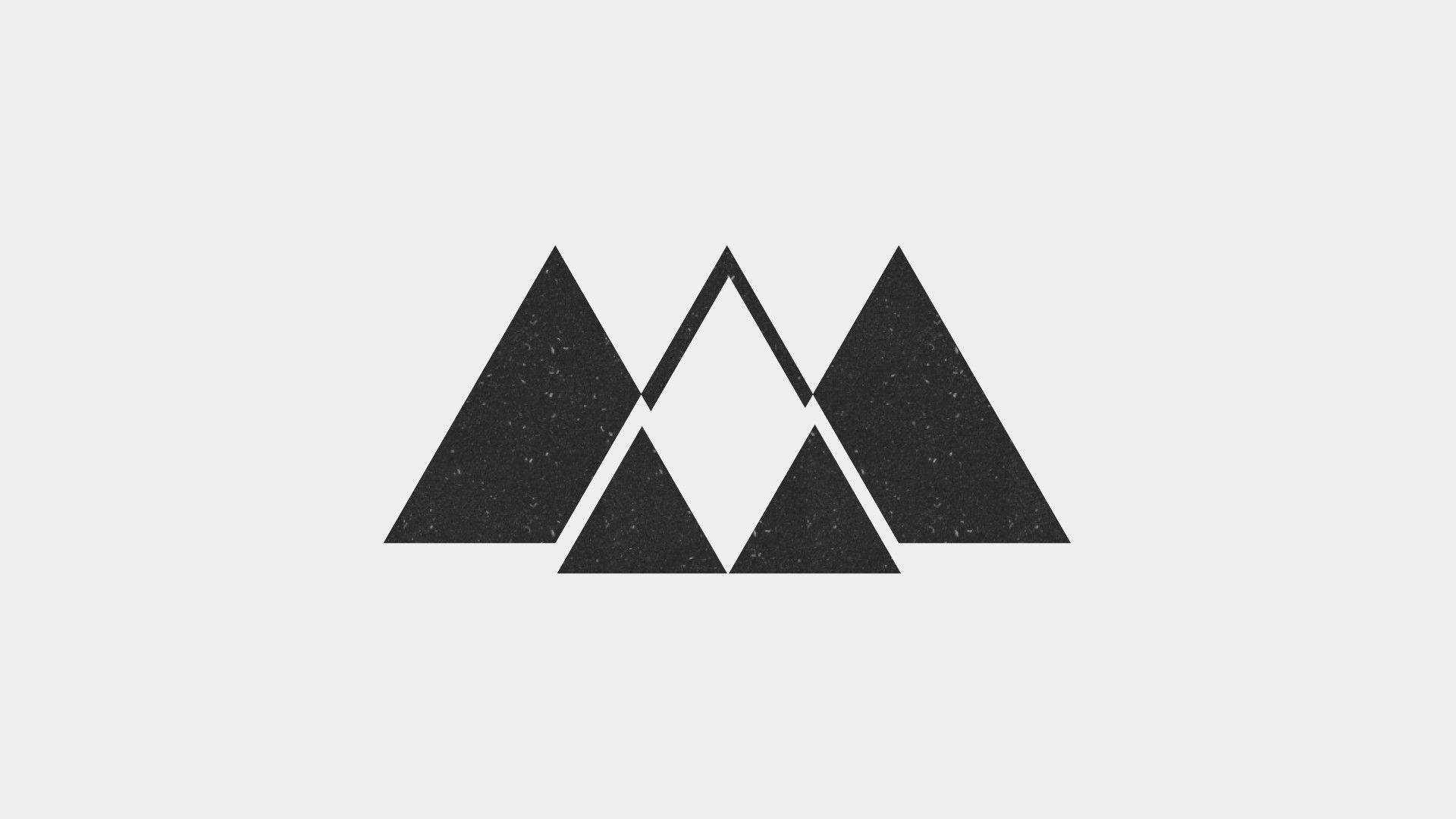 Tinatamasa ang Mapayapang Kabundukan sa Minimalist na Disenyo Wallpaper