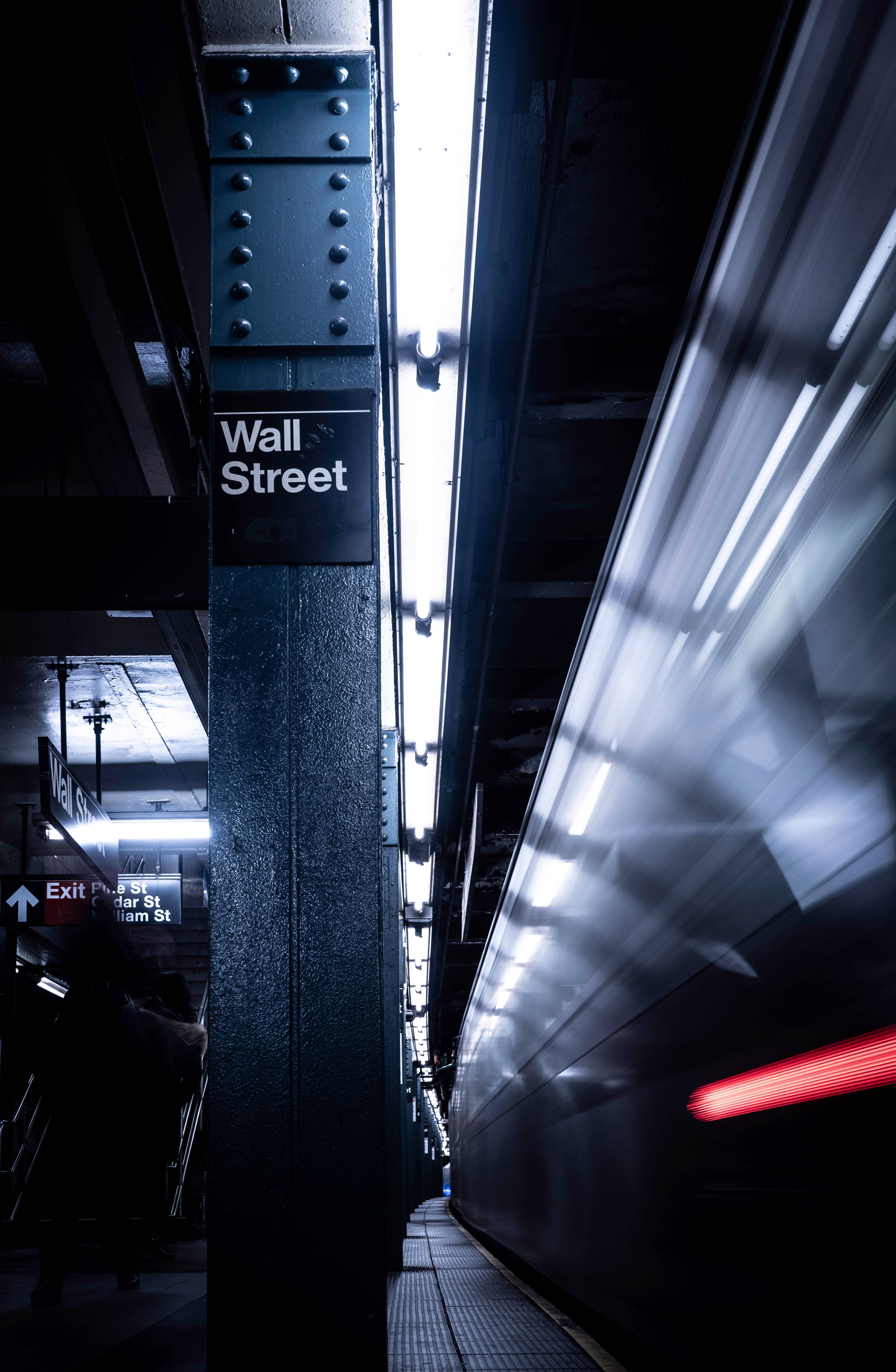 Tren ng Subway na Mabilis para sa iPhone Wallpaper