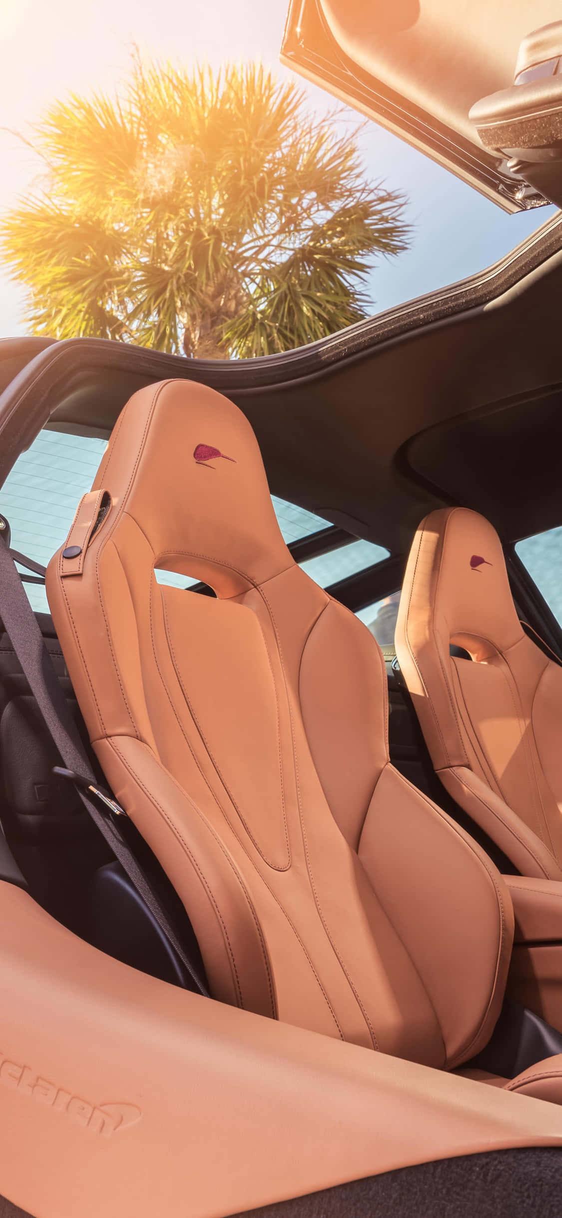 "Tuklasin ang Estilo at Kapangyarihan kasama ang iPhone Xs McLaren 720s" Wallpaper
