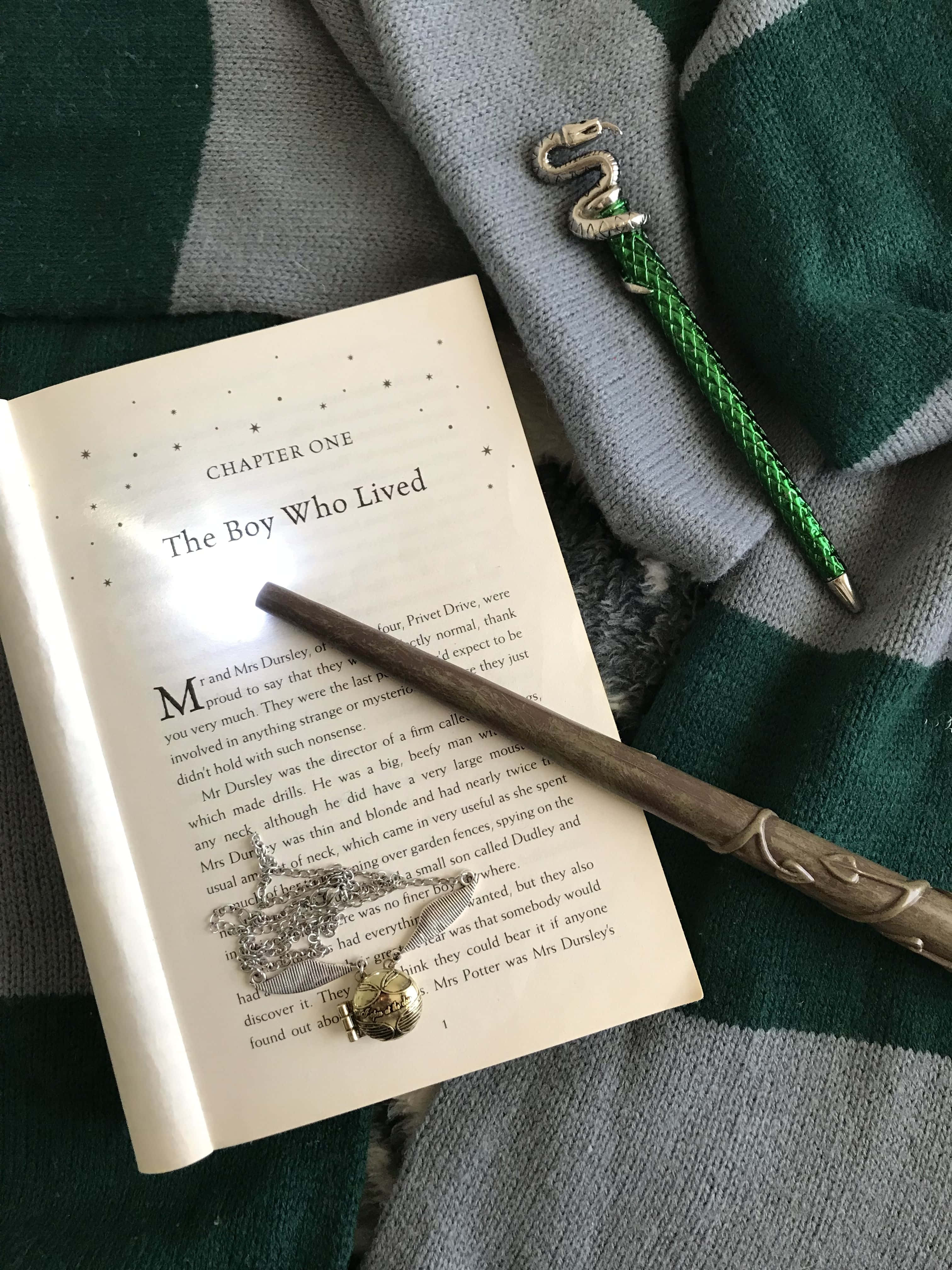 Tuklasin ang mahiwagang kaharian ng Hogwarts Wallpaper
