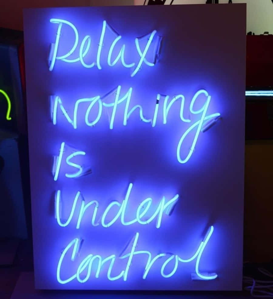 Tuklasin ang mundo ng neon blue gamit ang aesthetic na wallpaper na ito. Wallpaper