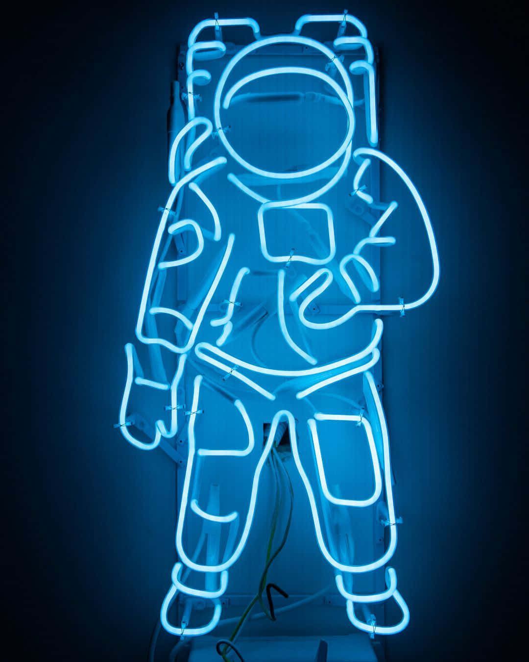 Tuklasin ang nakakasiglang kagandahan ng neon blue aesthetic. Wallpaper