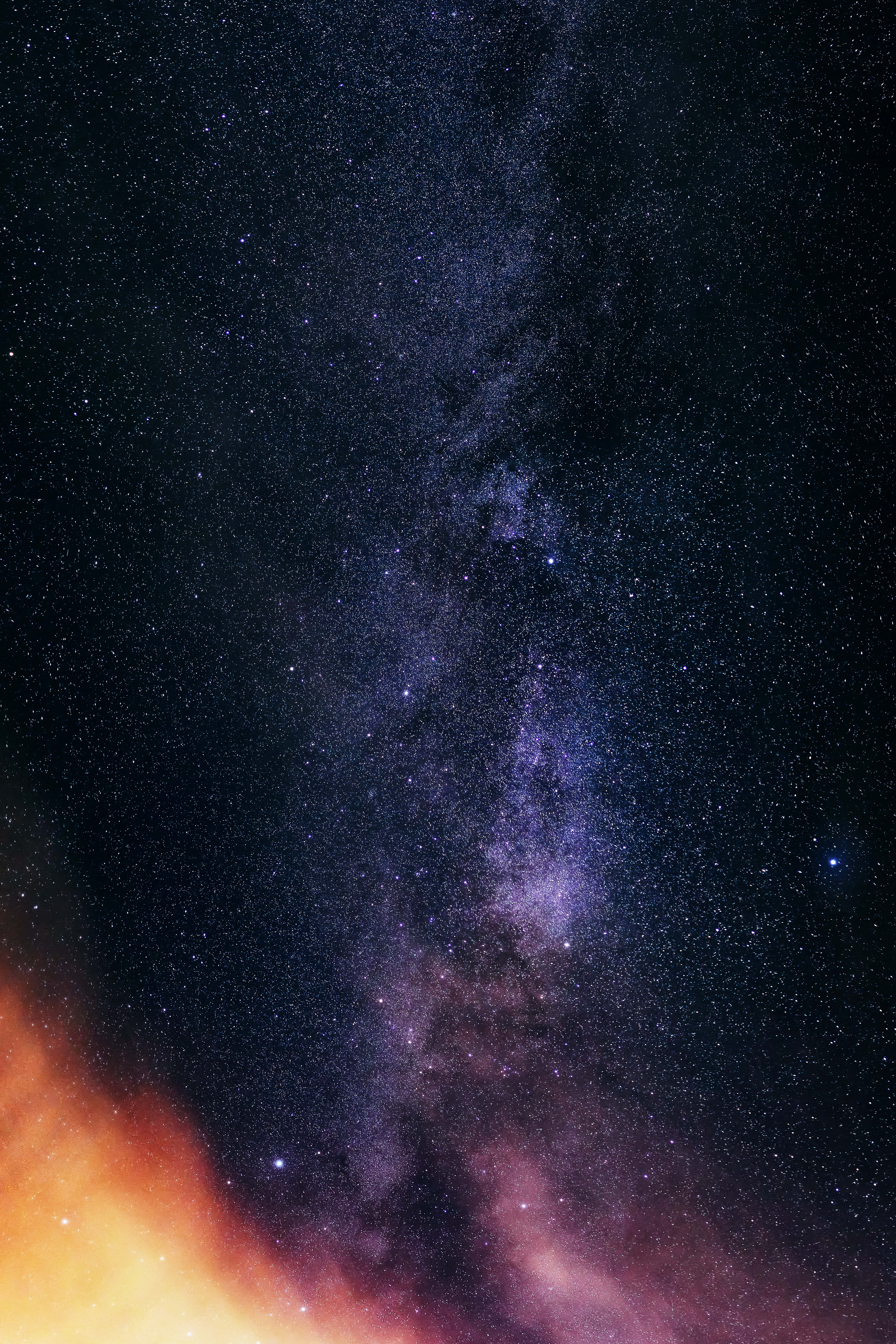 Tumingin ka, at magtaka ka sa nakakabiglang kagandahan ng mabituing kalangitan. Wallpaper