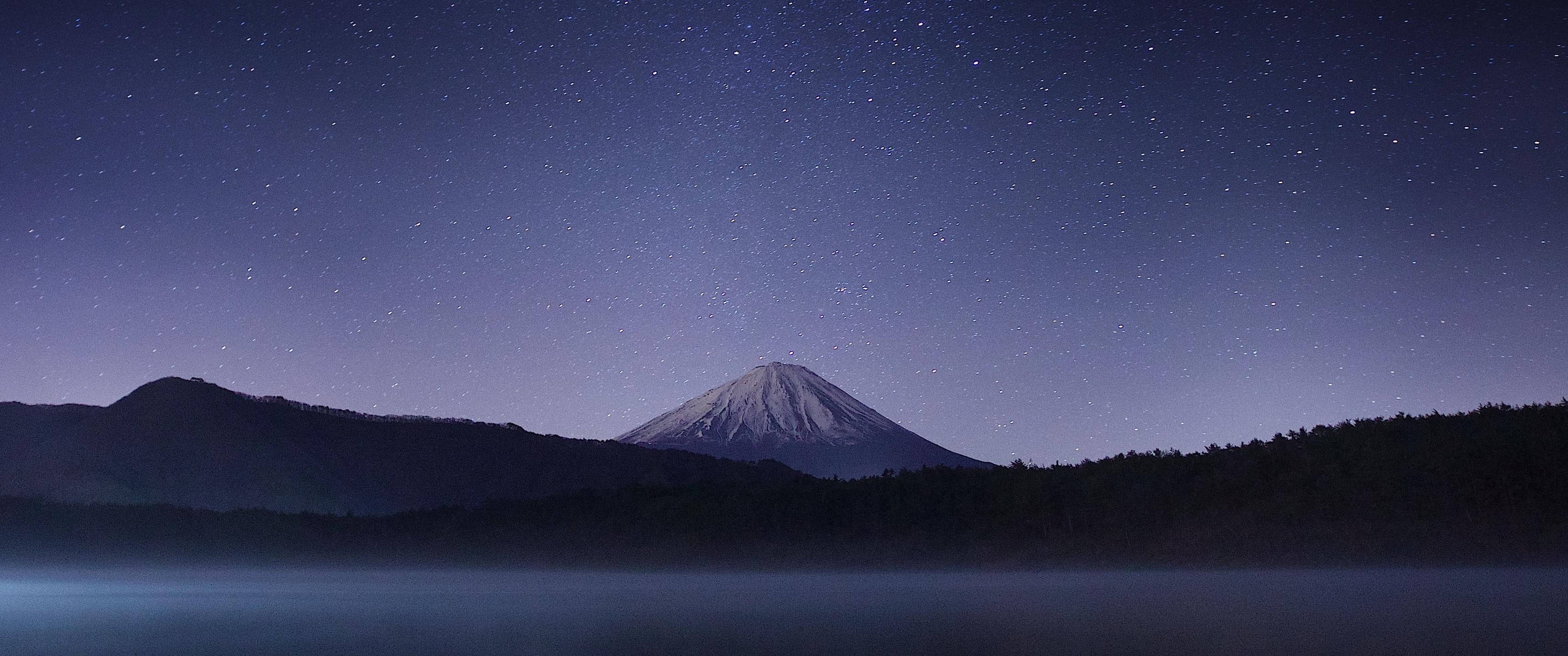 Ultra Wide 4K Madilim na Lila na Mala-Bituing Langit Wallpaper