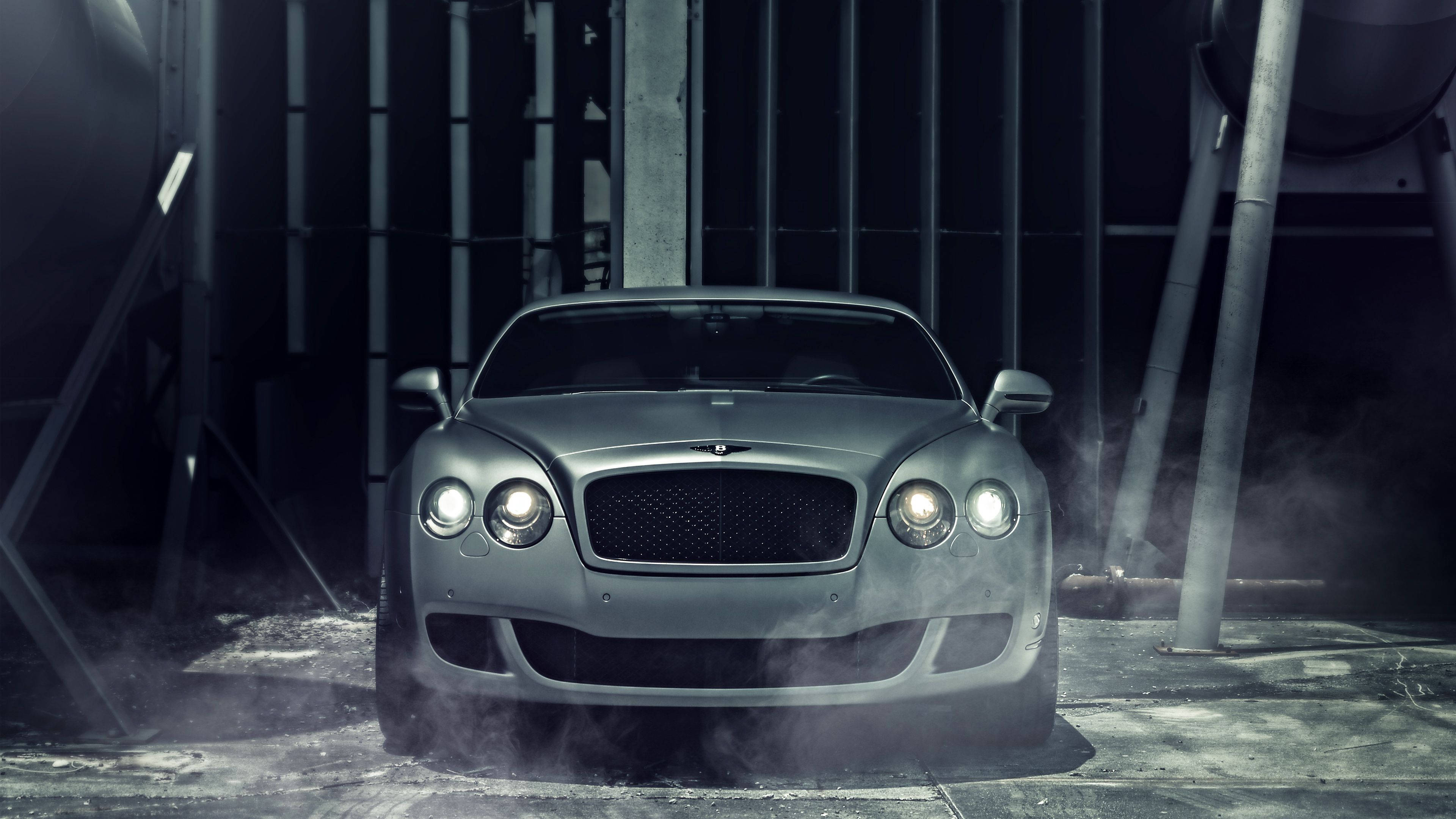 Unconventional Luxury - Matte Bentley ni Vellano MC Customs Wallpaper