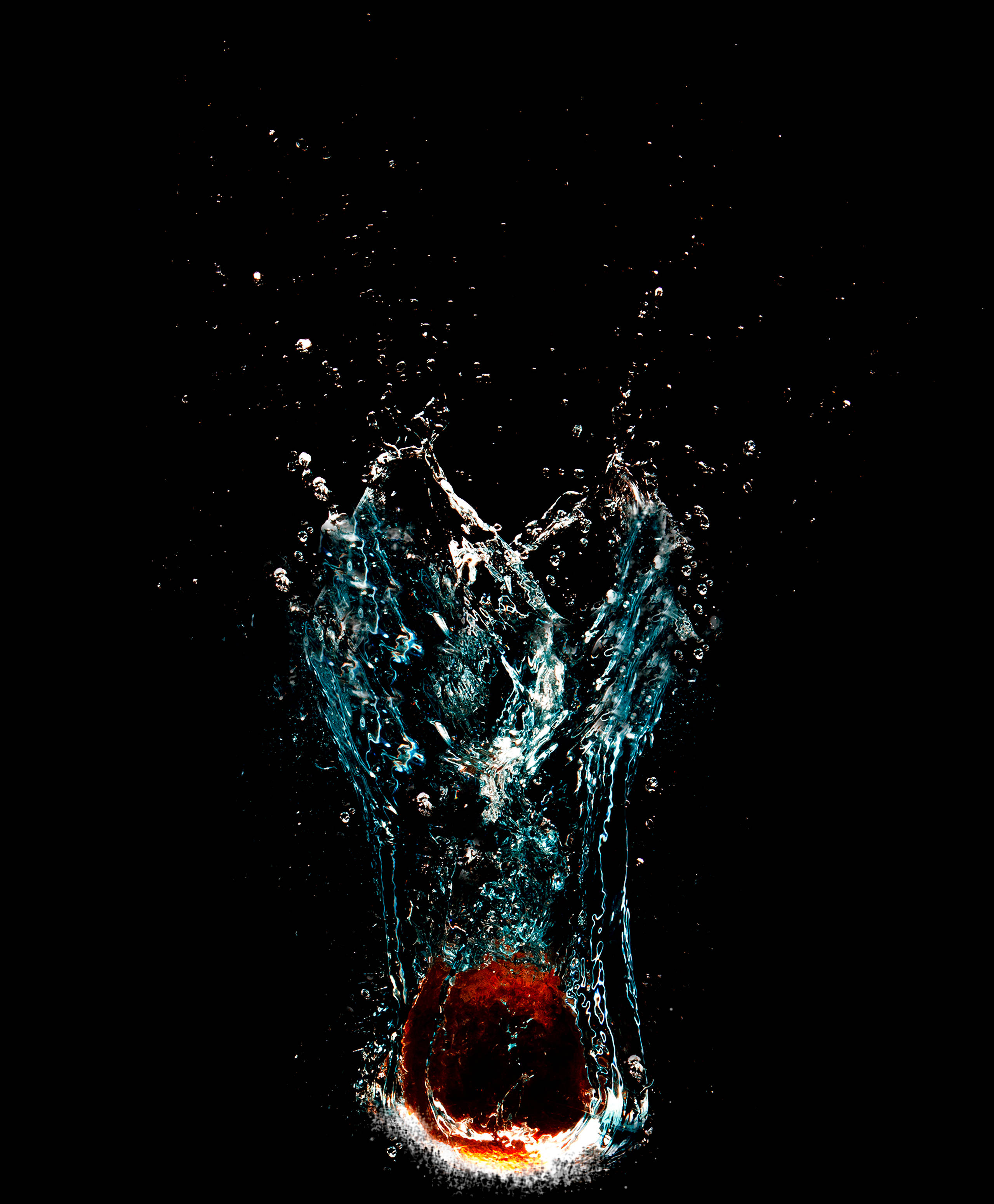 Apple sa Ilalim ng Tubig Wallpaper