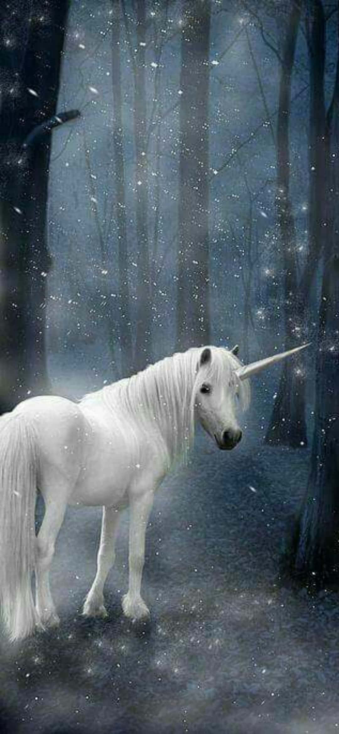 Unicorn na May Puting Balahibo at Background ng Buhok Wallpaper