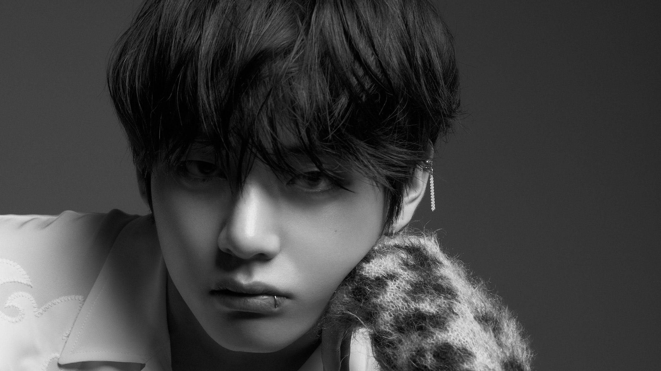 V Ng BTS Black Aesthetic Wallpaper