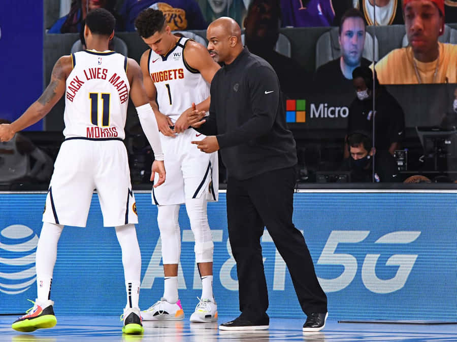 Wes Unseld Tagapagsanay ng Basketbol sa Gilid Wallpaper