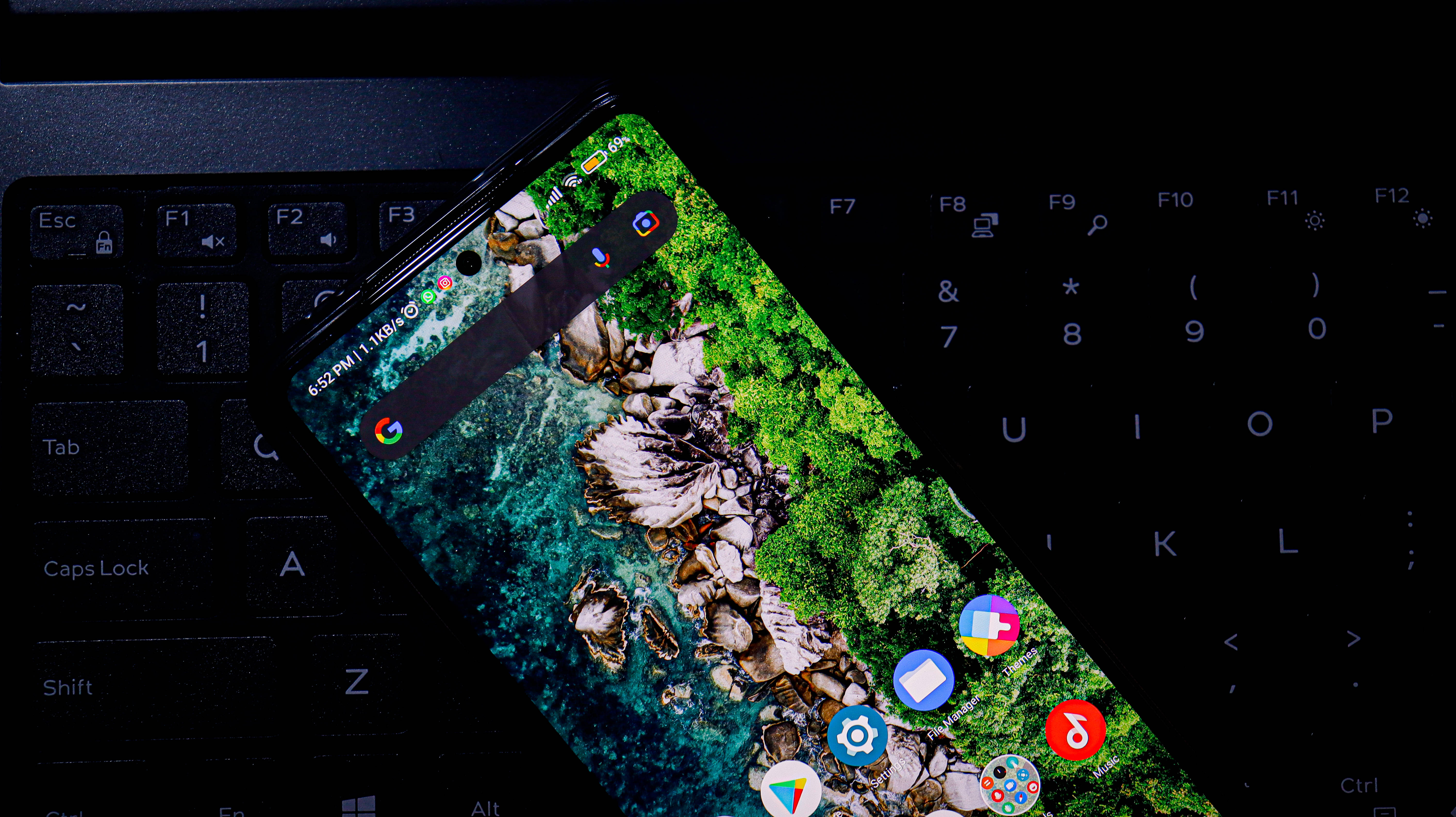 Xiaomi Smartphone Sa Keyboard Wallpaper