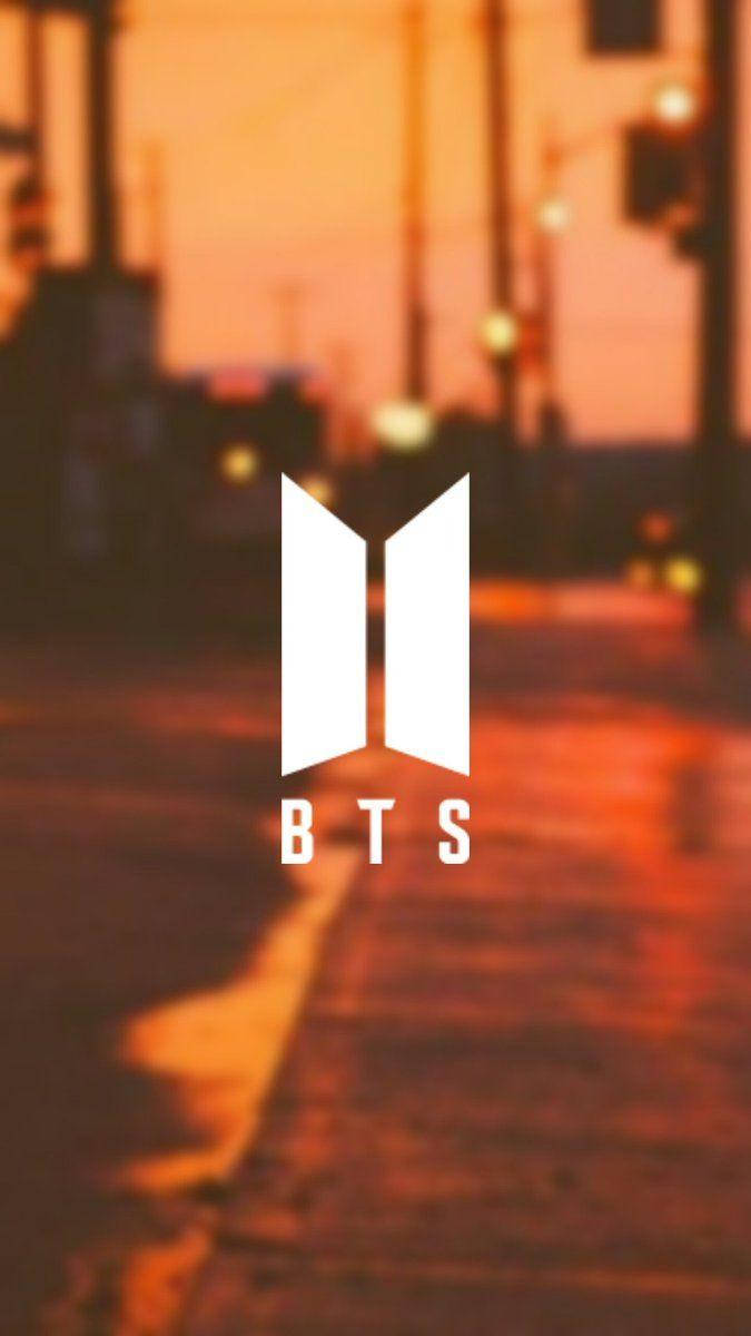 Yakapin ang Kahinhinan ng Pastel Orange Aesthetic BTS Mood Wallpaper