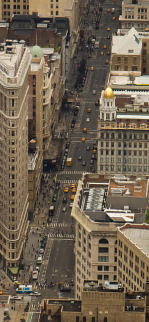 Iphone Xs Ny City Background — iPhone 13 Mini Wallpaper