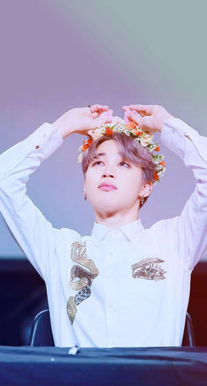 Ang Cute na si Jimin ng BTS na may Korona ng Bulaklak