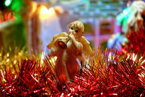 Wallpaper ng anghel ng Pasko na may mga tinsel — Mga anghel ng pasko Wallpaper