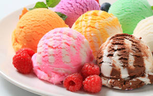 Iba't ibang Ice Creams at Berries wallpaper — 16:10 Wallpaper
