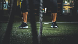 Wallpaper ng pagsasanay sa battle rope sa gym — iMac Wallpaper
