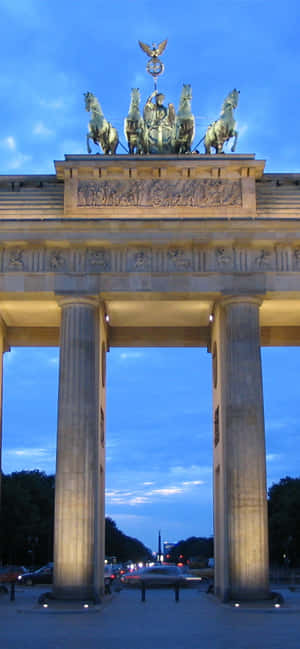 Brandenburg Gate Quadriga Bright Blue Sky — iPhone 13 Pro Wallpaper