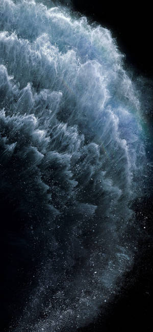 iPhone 11 wallpaper ng dark crystalline blue wave formations.