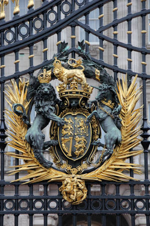 Buckingham Palace Gate Entrance — Huawei MatePad Edge Wallpaper