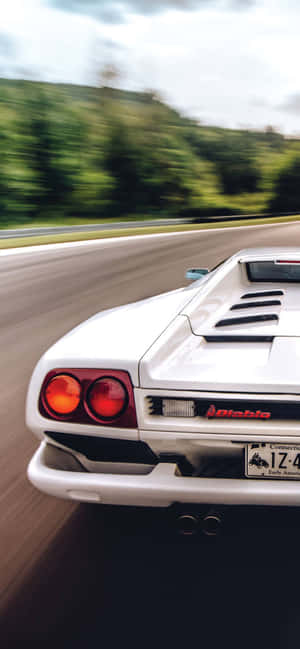 Classic Ferrari — Galaxy S25 Wallpaper