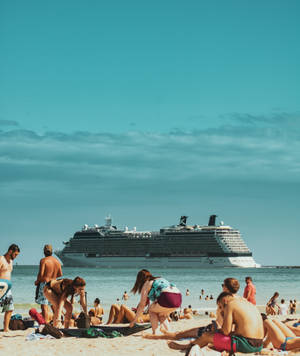 Cruise Ship Vacation wallpaper — Galaxy Z Fold Wallpaper