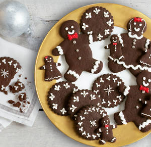 Dark brown gingerbread cookies wallpaper — Winter Wallpaper