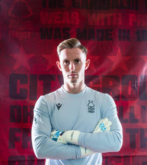 Dean Henderson Naka-crossed Arms — Vivo X Fold Wallpaper