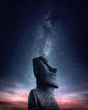 Estatwa ng moai sa Isla ng Pasko sa ilalim ng mabituing langit sa gabi, wallpaper ng Pasko — 4:5 Wallpaper