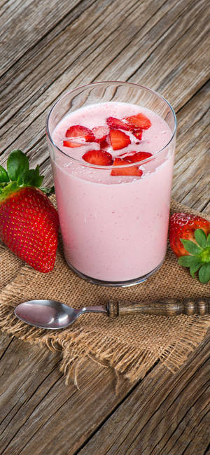 Smoothie with strawberry milk flavor wallpaper — iPhone 18 Pro Wallpaper